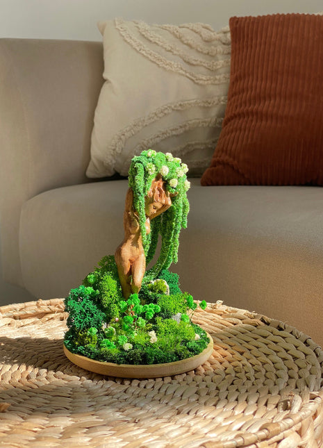 Exclusive Figurine with preserved moss 