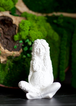 Goddess statue - Gaia Meditation statue, Mother Earth