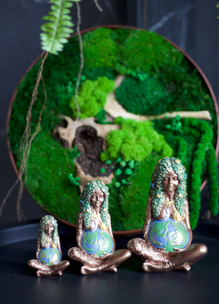 Goddess  Gaia Meditation statue, Mother Earth