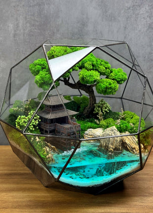Asian Style Crystal Pyramid Terrarium with Preserved Moss