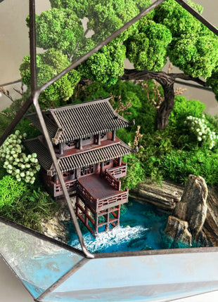 Asian Style Crystal Pyramid Terrarium with Preserved Moss