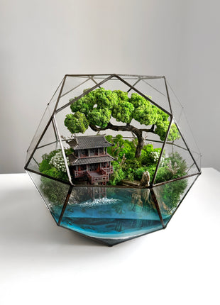 Asian Style Crystal Pyramid Terrarium with Preserved Moss