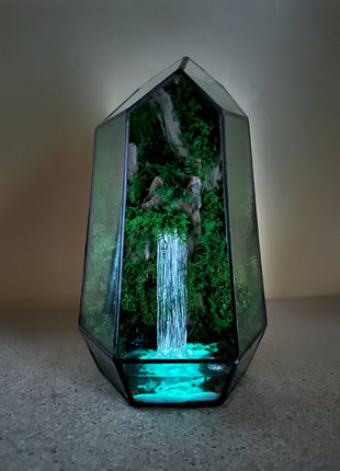 Modern glass terrarium with preserved moss, glowing pond & lamp  Handmade, maintenance-free decor — perfect for home or office!