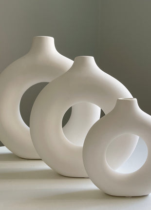 MODERN Circle Vase, a perfect blend of modern ceramic artistry and contemporary design