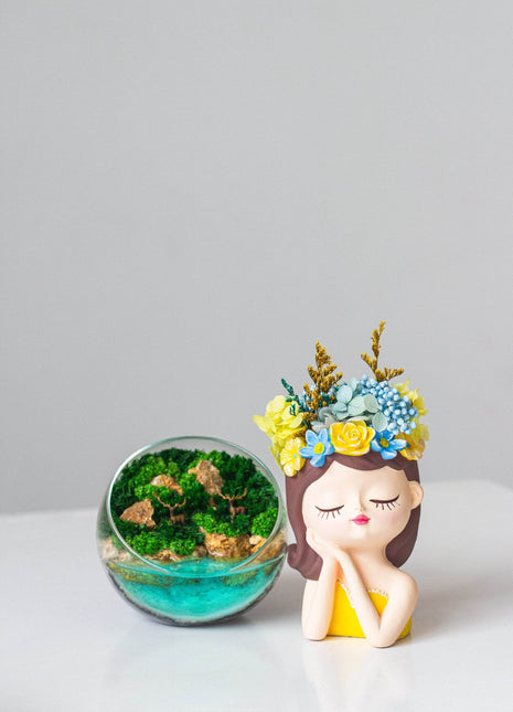 Planter with preserved flowers & terrarium with deer figurines set - MagicGardens